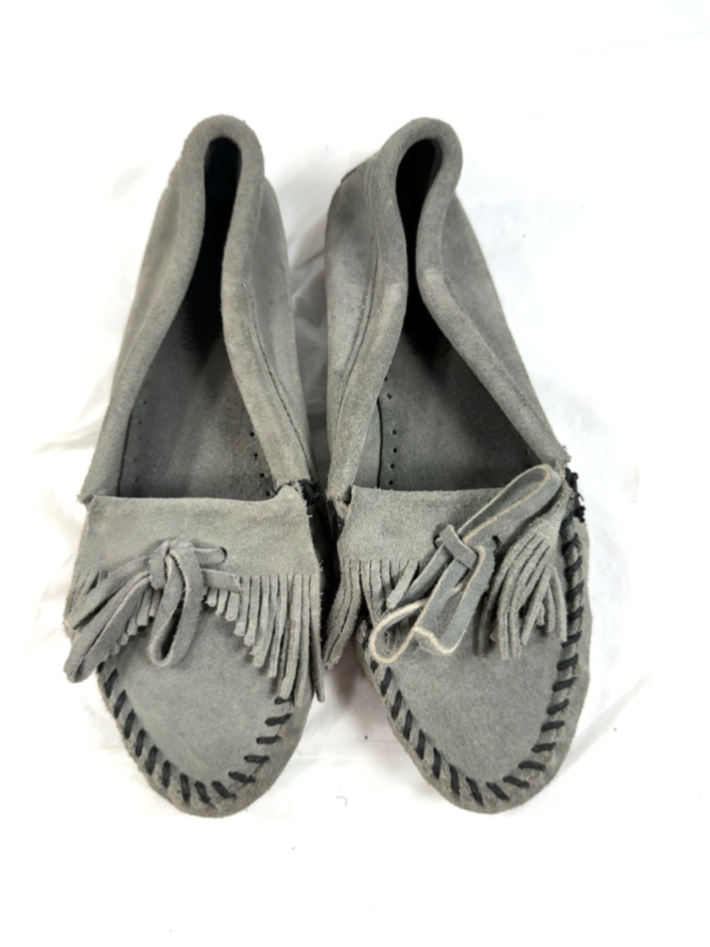 Minnetonka Kilty Moccasin Loafer Wm Sz 8 Shoes Gray Suede Fringe Slip On Flat